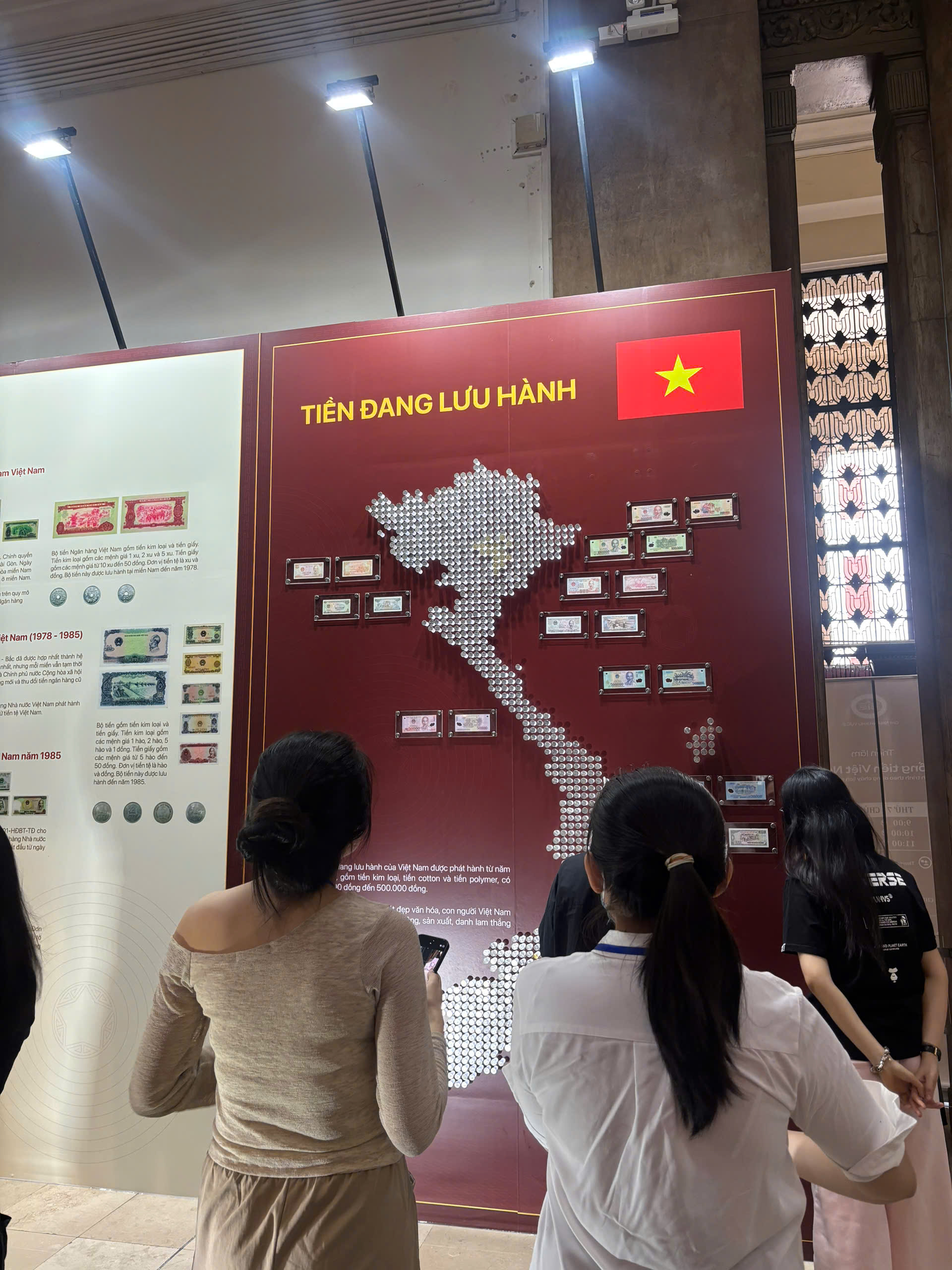 Triển lãm đồng tiền Việt Nam mở cửa lần đầu tại Ngân hàng Nhà nước TP . HCM - Ảnh 16.