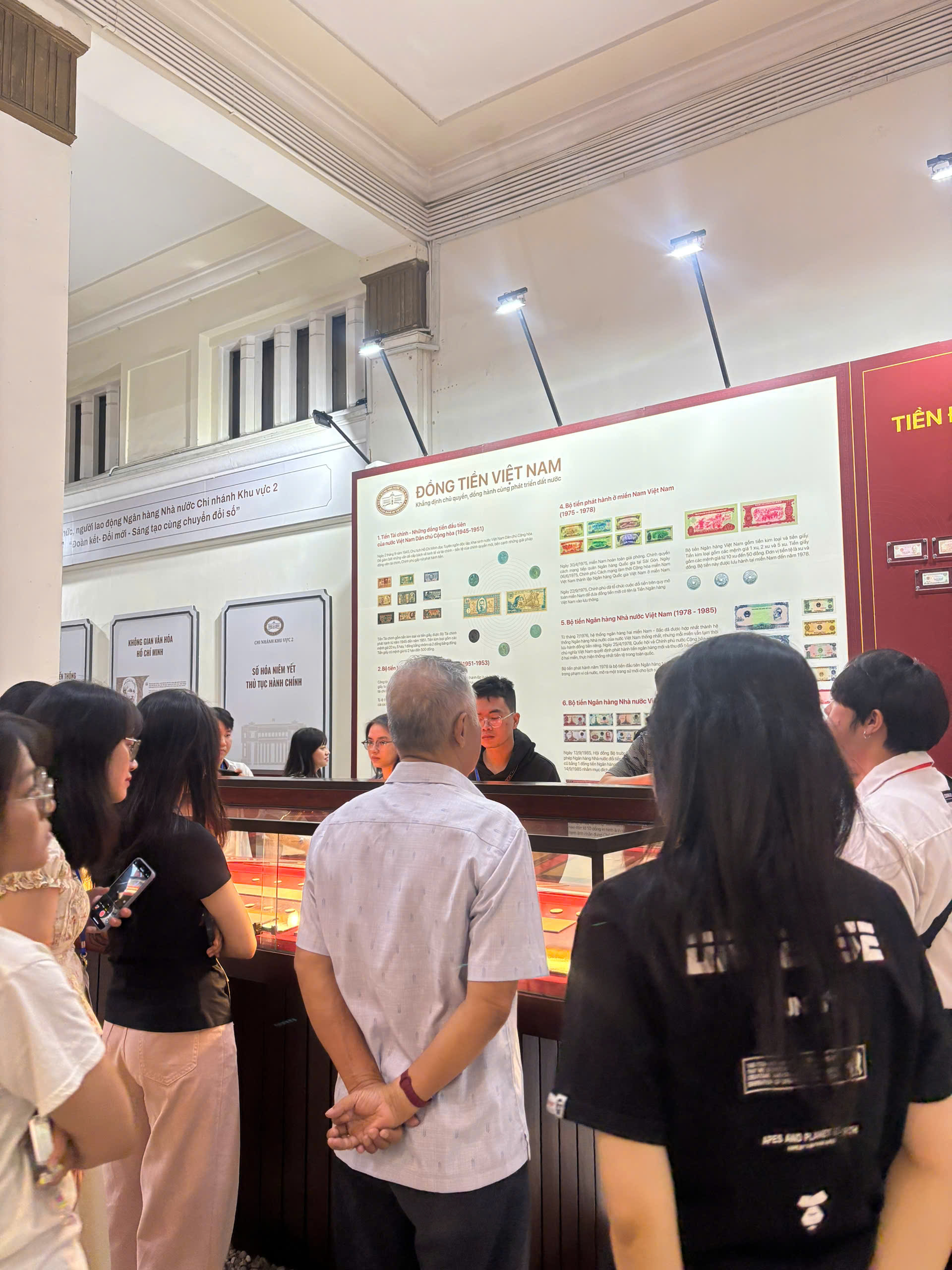 Triển lãm đồng tiền Việt Nam mở cửa lần đầu tại Ngân hàng Nhà nước TP . HCM - Ảnh 15.