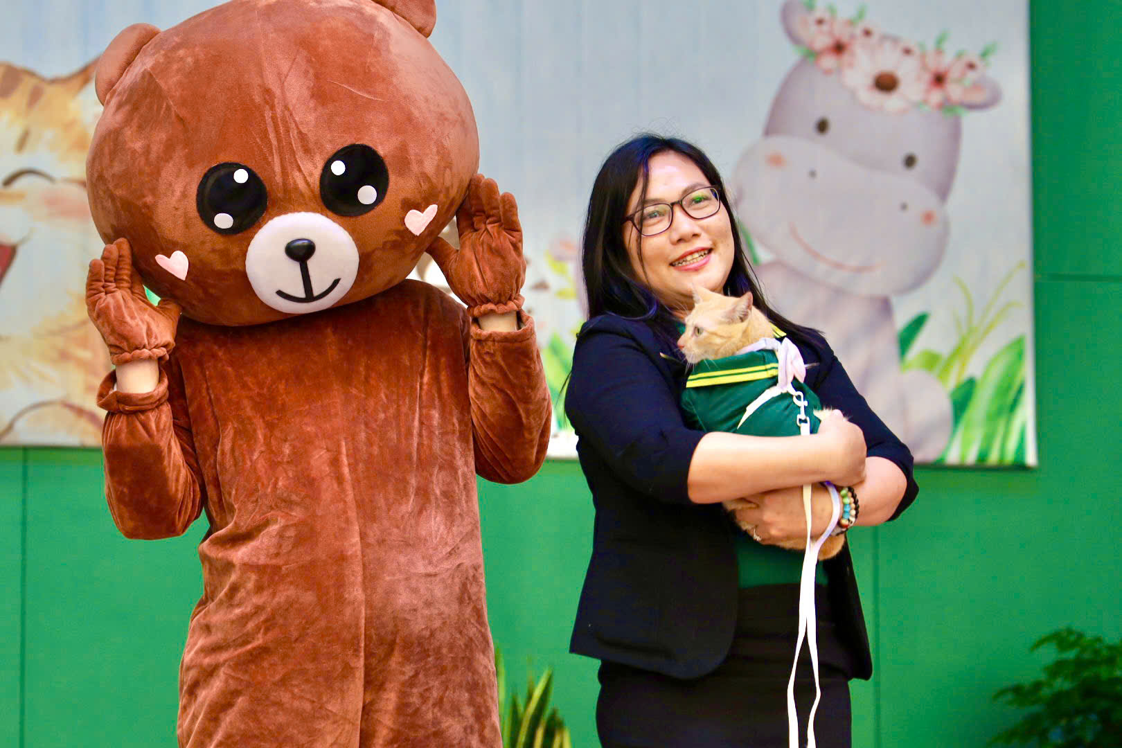 Thảo Cầm Viên: Áo mèo Mika được đấu giá 10 triệu, fan 3 thế hệ “chốt đơn” - Ảnh 11.