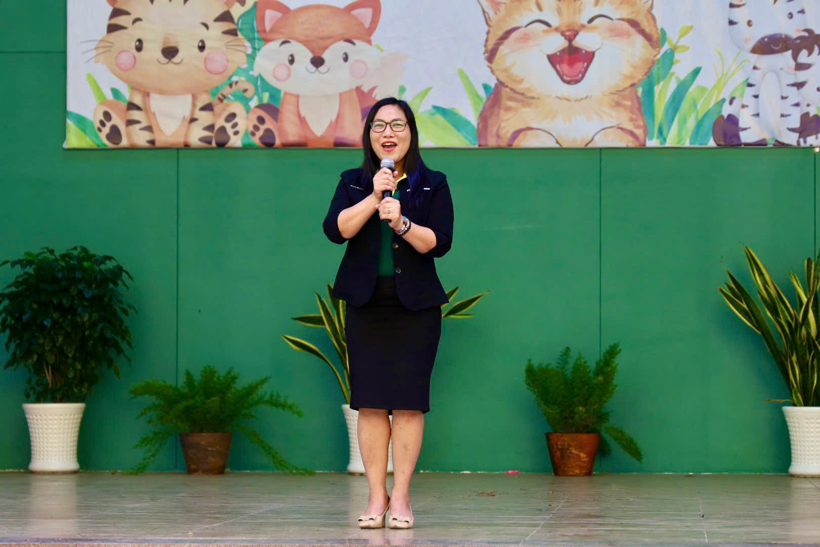 Thảo Cầm Viên: Áo mèo Mika được đấu giá 10 triệu, fan 3 thế hệ “chốt đơn” - Ảnh 2.