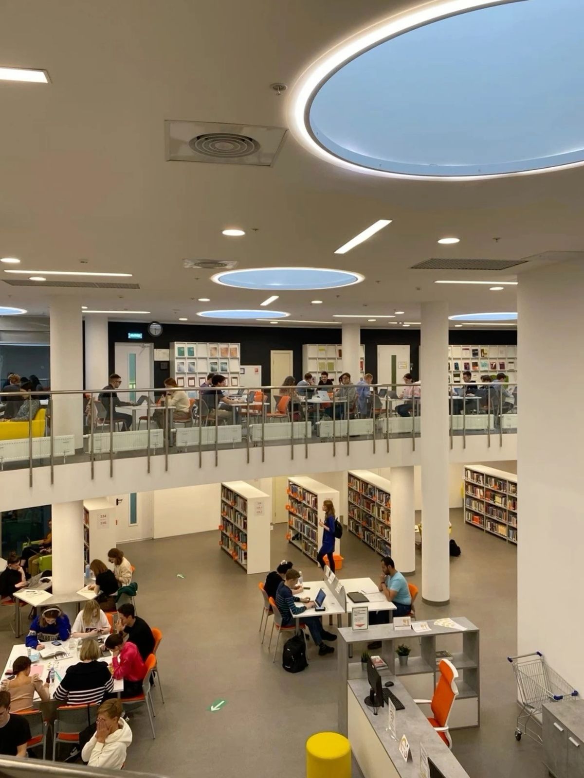 3 Ngành học AI nên theo đuổi trong năm 2026 để thành công trong tương lai - Ảnh 1. 3 Ngành học AI nên theo đuổi trong năm 2026 để thành công trong tương lai - Ảnh 1.