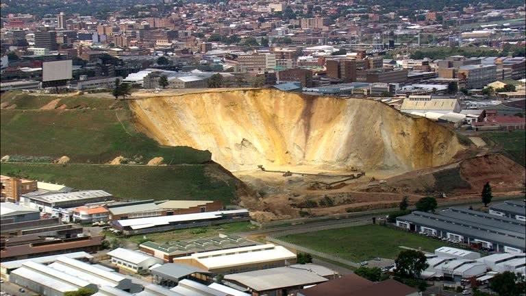 Mỏ vàng Witwatersrand: Công nghệ khai thác và bí mật trữ lượng khổng lồ - Ảnh 2. Mỏ vàng Witwatersrand: Công nghệ khai thác và bí mật trữ lượng khổng lồ - Ảnh 2.