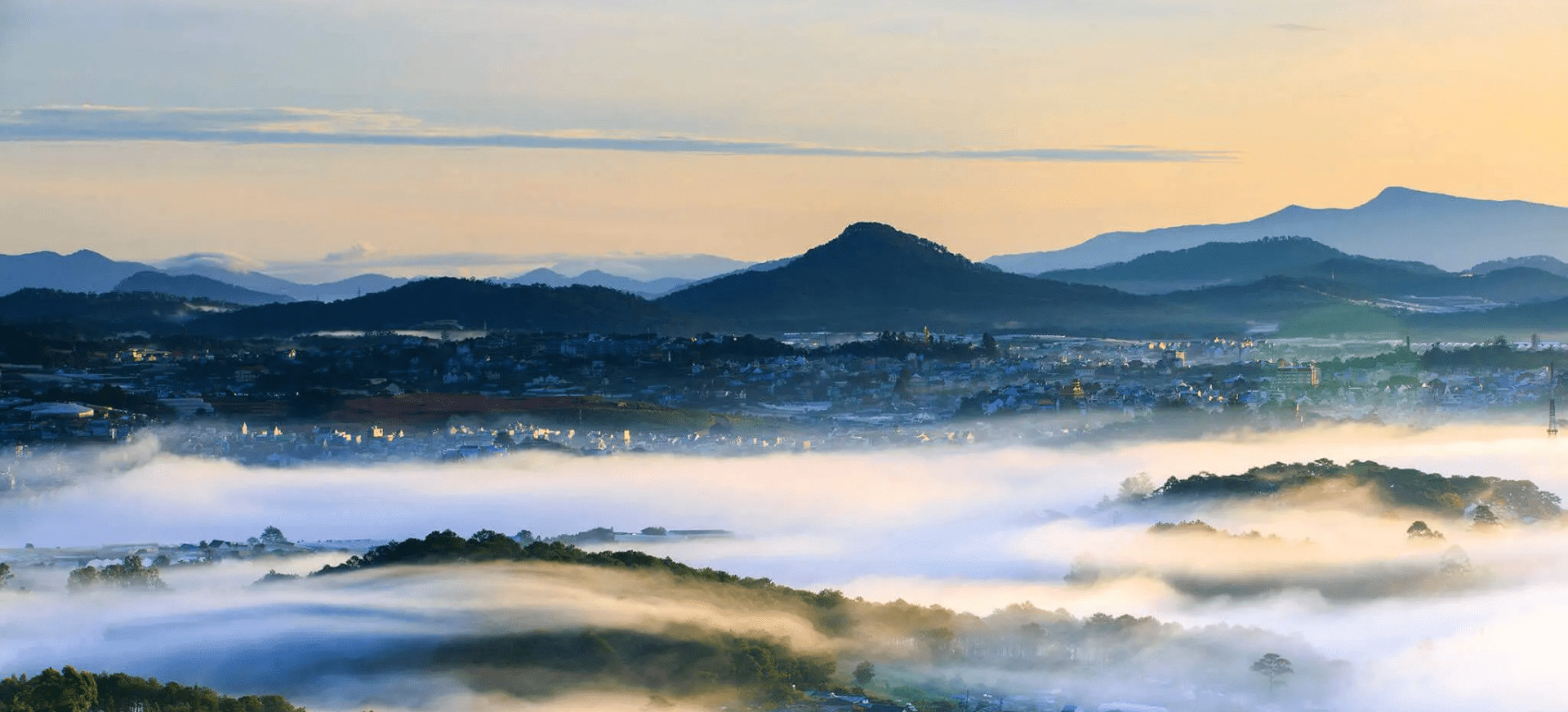 Đà Lạt - điểm đón bình minh lý tưởng nhất thế giới được Mỹ công nhận - Ảnh 1.