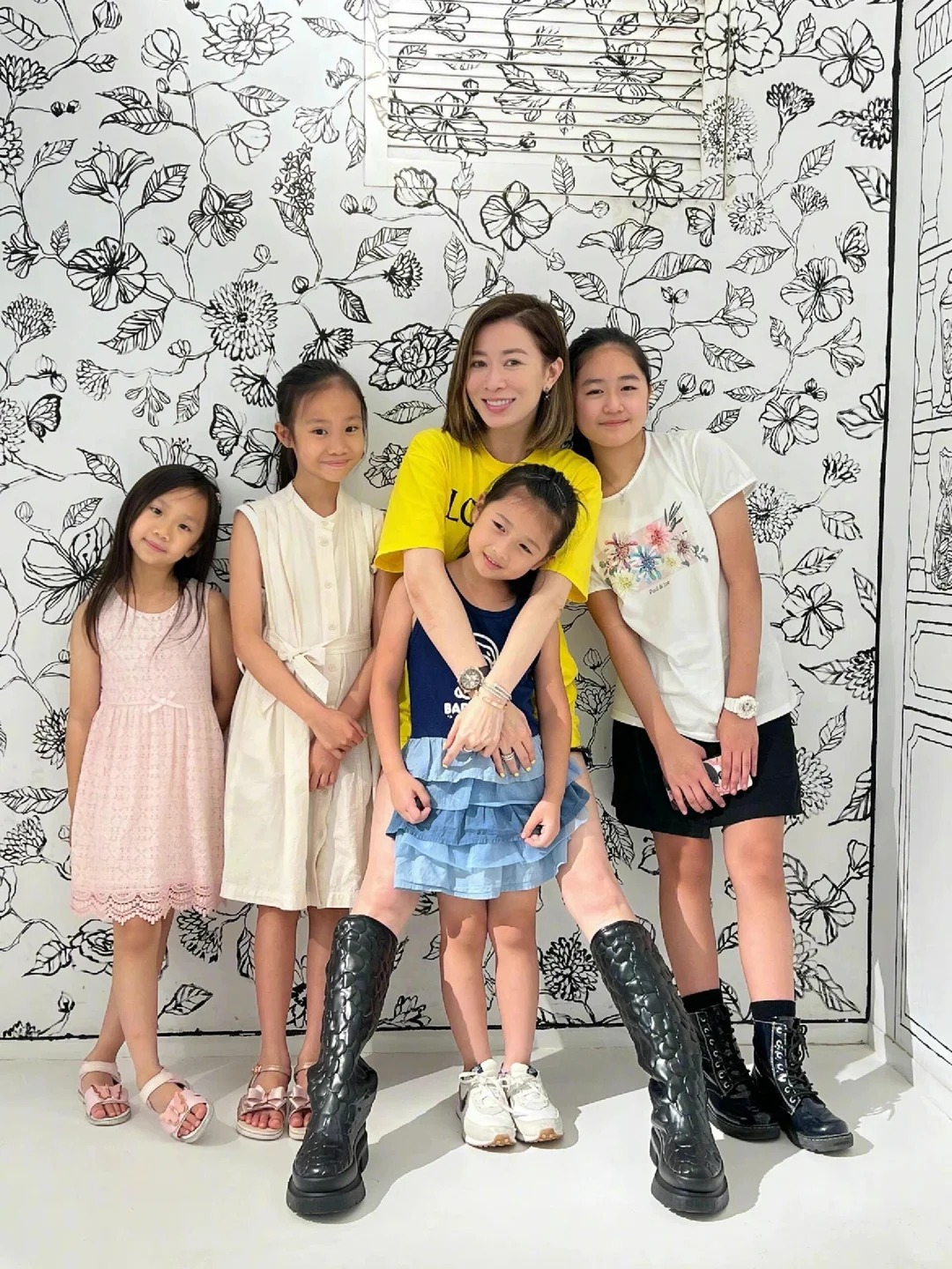 Bên trong căn hộ triệu đô của Xa Thi Mạn: Cuộc sống độc thân sang trọng tại Hong Kong - Ảnh 13. Bên trong căn hộ triệu đô của Xa Thi Mạn: Cuộc sống độc thân sang trọng tại Hong Kong - Ảnh 13.