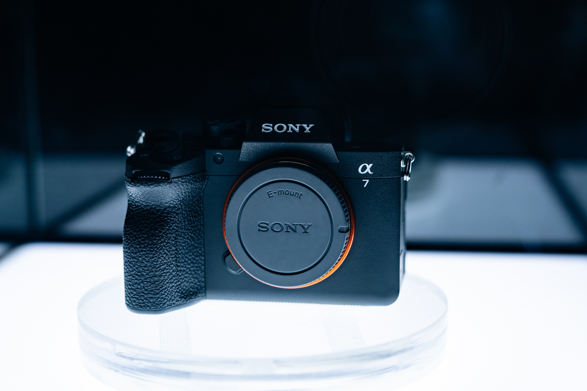 Sony Alpha 7 V: Máy ảnh hybrid full - frame mới với công nghệ AI và video 4K vượt trội - Ảnh 1. Sony Alpha 7 V: Máy ảnh hybrid full - frame mới với công nghệ AI và video 4K vượt trội - Ảnh 1.