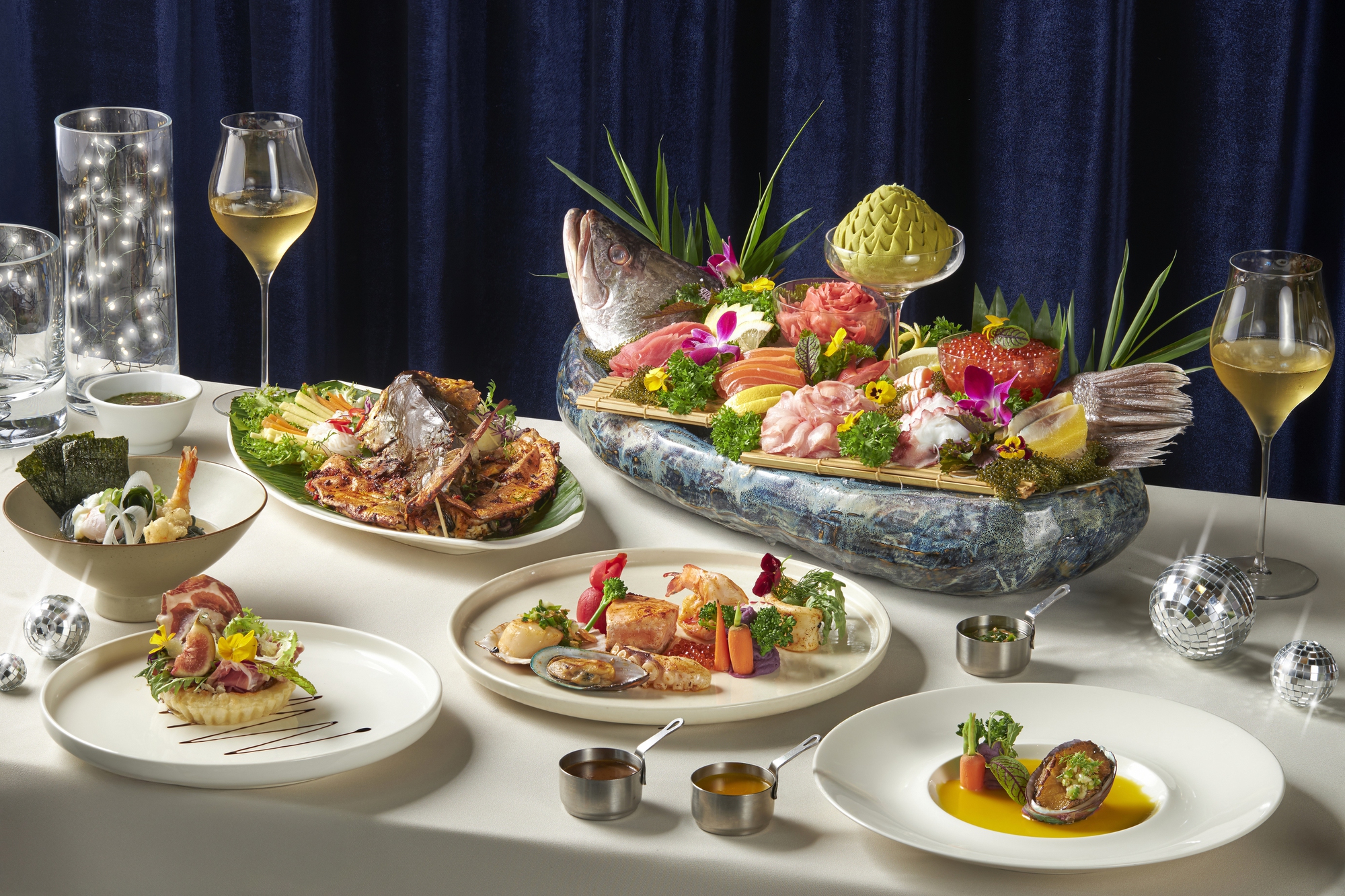 Khách sạn mùa lễ hội tại Sài Gòn và Hà Nội: Trải nghiệm Giáng sinh xa hoa không thể bỏ lỡ - Ảnh 7. Khách sạn mùa lễ hội tại Sài Gòn và Hà Nội: Trải nghiệm Giáng sinh xa hoa không thể bỏ lỡ - Ảnh 7.