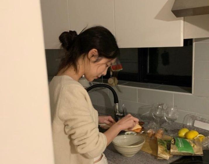 4 Thói quen buổi sáng “ ăn cắp ” tuổi thọ: Tại sao bạn cần thay đổi ngay hôm nay - Ảnh 2.