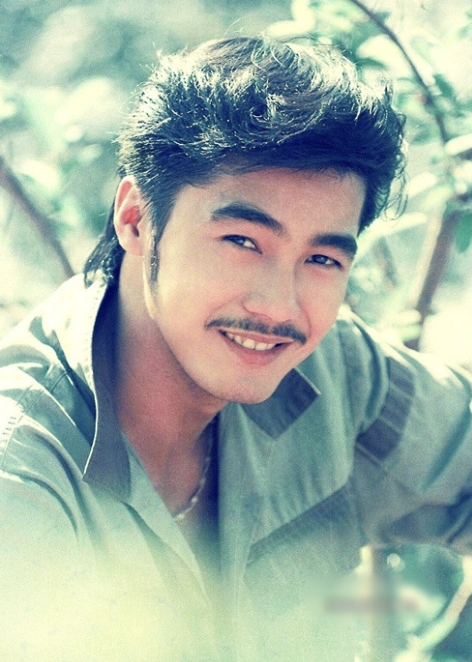 Lý Hùng - Ngôi sao điện ảnh sống xa hoa với biệt thự 700m2 và cát xê 10 tỷ - Ảnh 2. Lý Hùng - Ngôi sao điện ảnh sống xa hoa với biệt thự 700m2 và cát xê 10 tỷ - Ảnh 2.