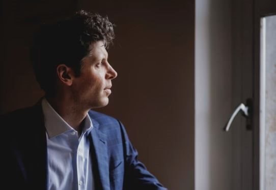 Cuộc chạy đua của Sam Altman: OpenAI chuẩn bị đối đầu Google và Apple trong ngành AI - Ảnh 1. Cuộc chạy đua của Sam Altman: OpenAI chuẩn bị đối đầu Google và Apple trong ngành AI - Ảnh 1.