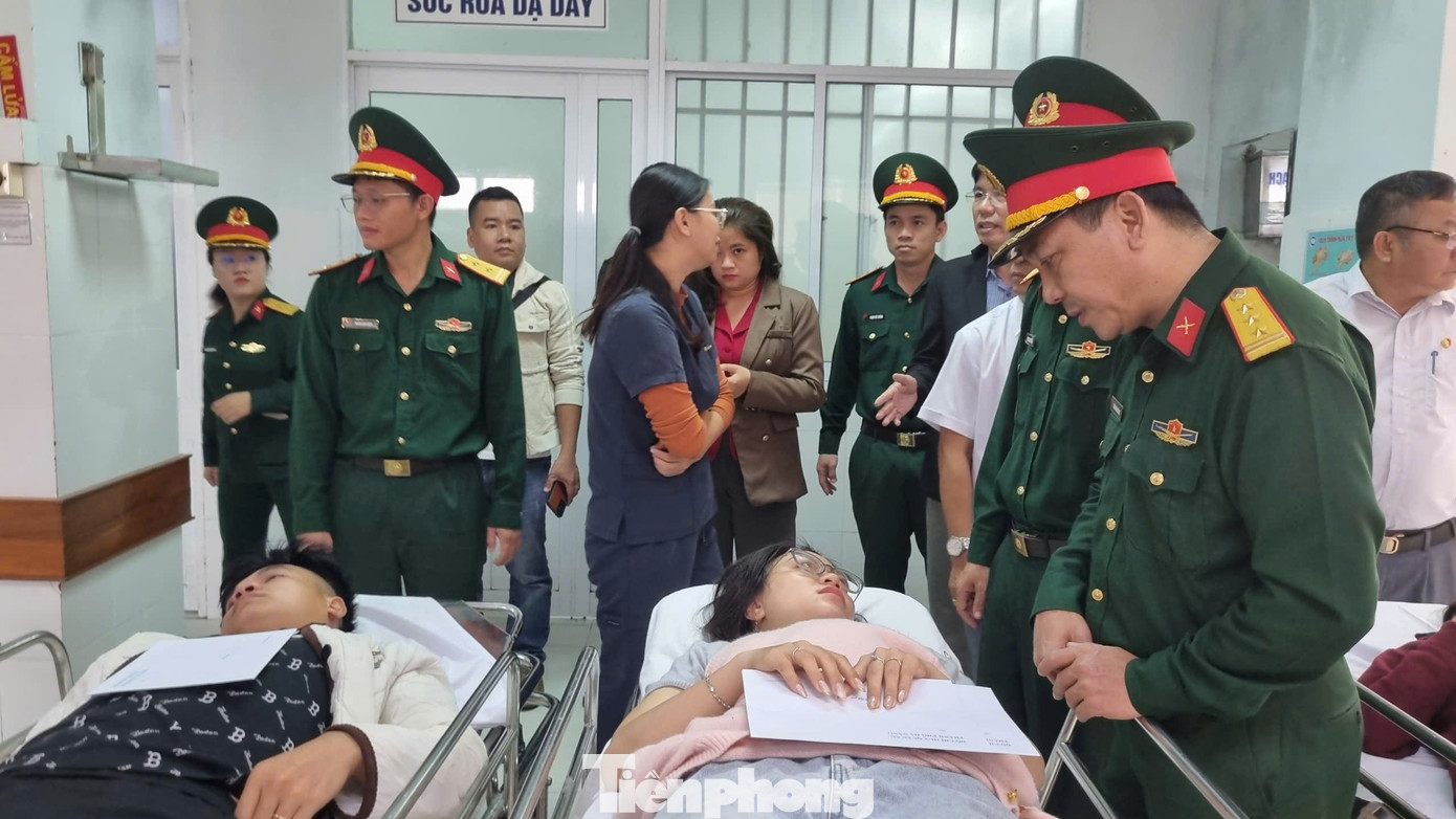 Cô dâu chú rể gặp nạn trên cao tốc Đà Nẵng - Quảng Ngãi sau đám cưới đầy bi thương - Ảnh 4. Cô dâu chú rể gặp nạn trên cao tốc Đà Nẵng - Quảng Ngãi sau đám cưới đầy bi thương - Ảnh 4.