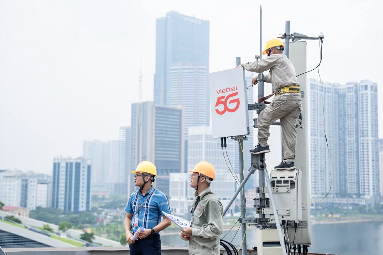 Viettel hoàn thành lắp đặt 20 . 000 Trạm 5G sớm hơn Dự kiến trong năm 2025 - Ảnh 1. Viettel hoàn thành lắp đặt 20 . 000 Trạm 5G sớm hơn Dự kiến trong năm 2025 - Ảnh 1.