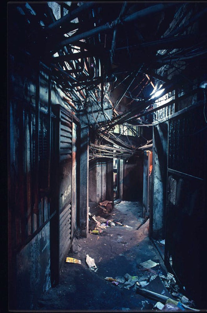 Bên trong khu tập thể ở phố cổ Hà Nội xập xệ như Bên trong khu tập thể ở phố cổ Hà Nội xập xệ như