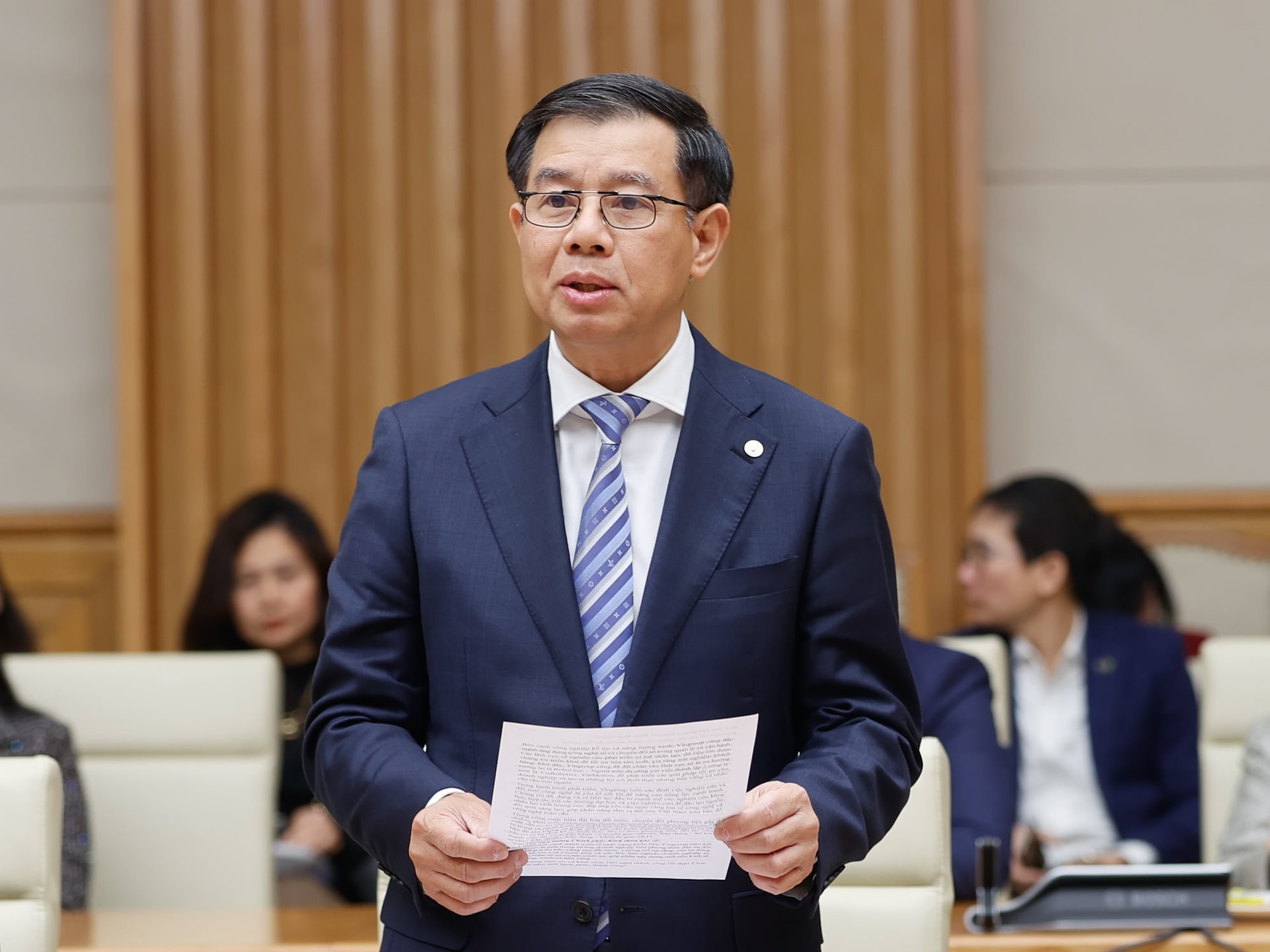 CEO Vingroup: "Cần có cơ chế chính sách thông thoáng hơn để mời gọi các nhà đầu tư tham gia kinh doanh điện"- Ảnh 1.