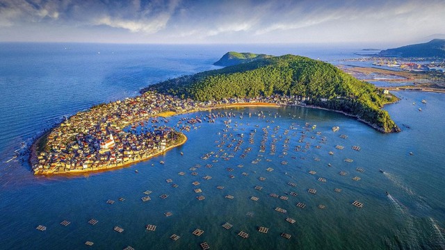 Tình hình 2 thị xã miền Trung sắp lên thành phố- Ảnh 2.