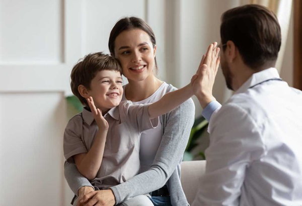 Nếu trẻ làm 3 việc này với người ngoài mà không cần dạy trước, chứng tỏ chúng có EQ và IQ cao cực đỉnh, có thể là thiên tài trong tương lai- Ảnh 1. Nếu trẻ làm 3 việc này với người ngoài mà không cần dạy trước, chứng tỏ chúng có EQ và IQ cao cực đỉnh, có thể là thiên tài trong tương lai- Ảnh 1.