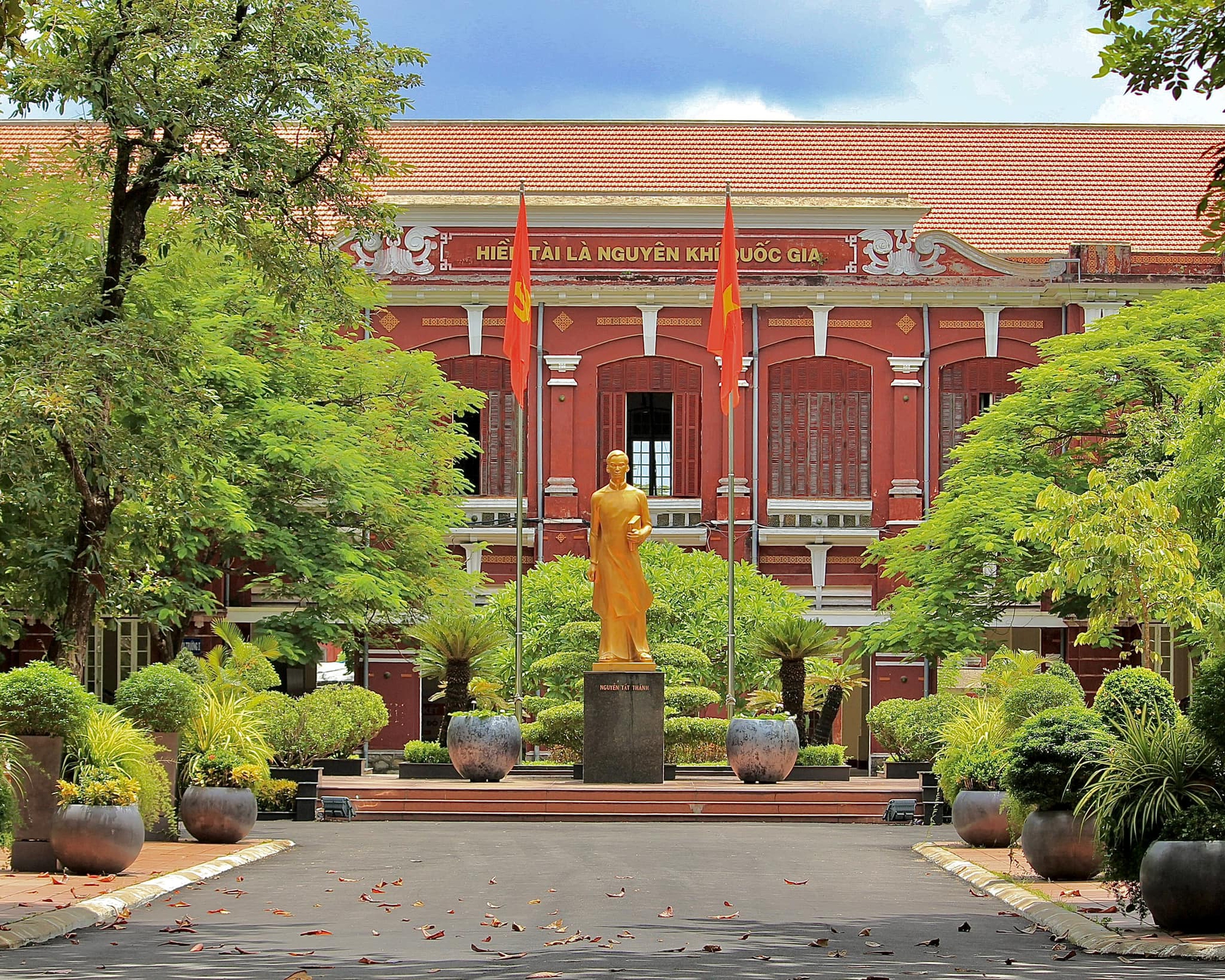 Trường THPT ở Thành phố trực thuộc trung ương thứ 6 của Việt Nam có kỷ lục đáng kinh ngạc tại Đường lên đỉnh Olympia và cả "vựa" giải quốc gia mỗi năm- Ảnh 1.