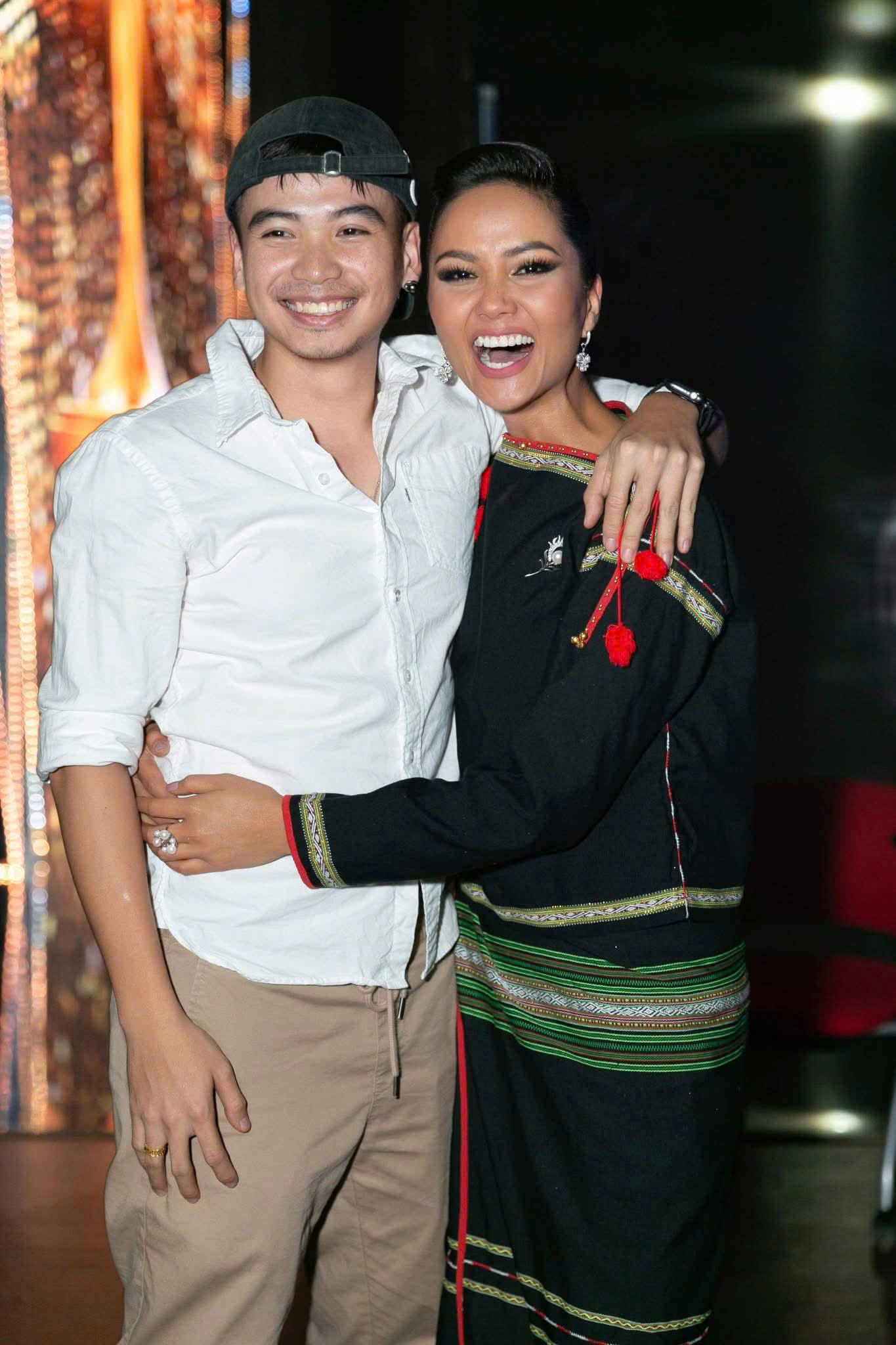 Chân dung chồng sắp cưới điển trai của Hoa hậu H'Hen Niê- Ảnh 9. Chân dung chồng sắp cưới điển trai của Hoa hậu H'Hen Niê- Ảnh 9.