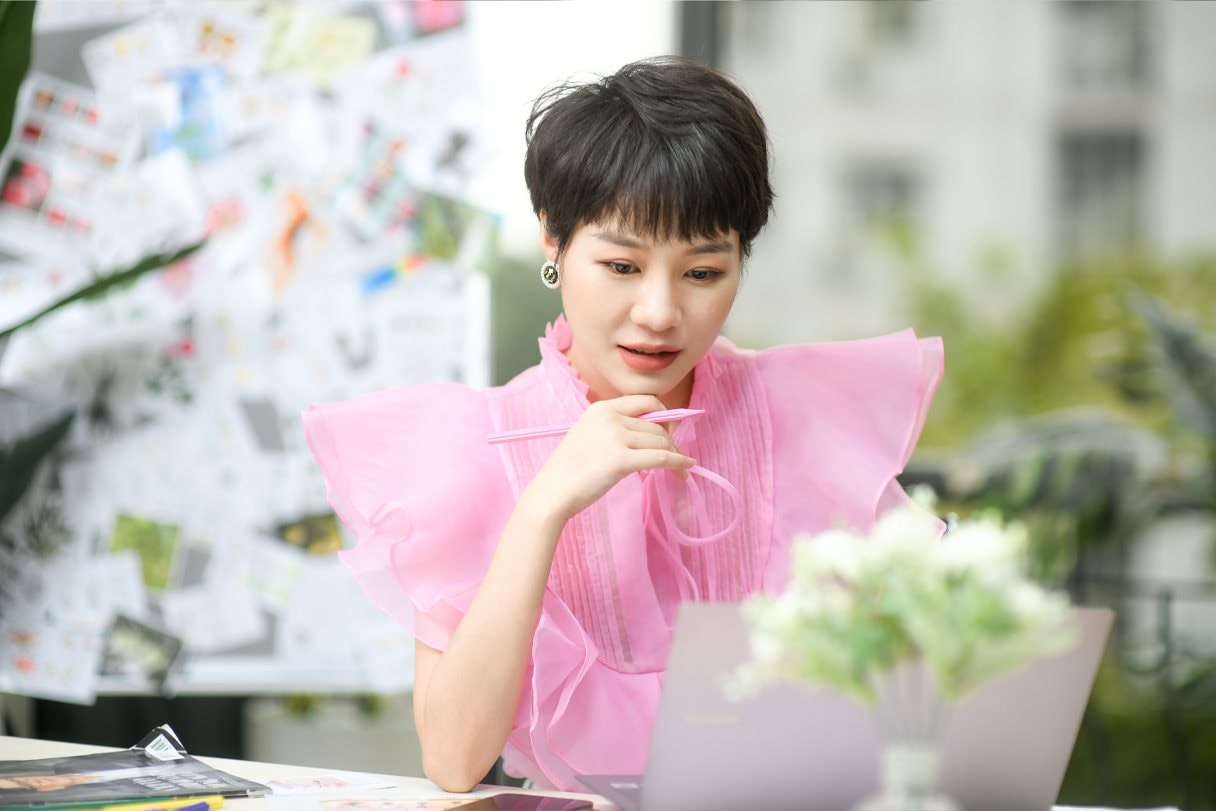 Profile 'khủng' của nữ diễn viên trong bộ phim vừa đánh bại Bộ tứ báo thủ: CEO một thương hiệu mỹ phẩm, từng đăng quang Hoa hậu, thủ khoa ĐH Sân khấu Điện ảnh- Ảnh 4.