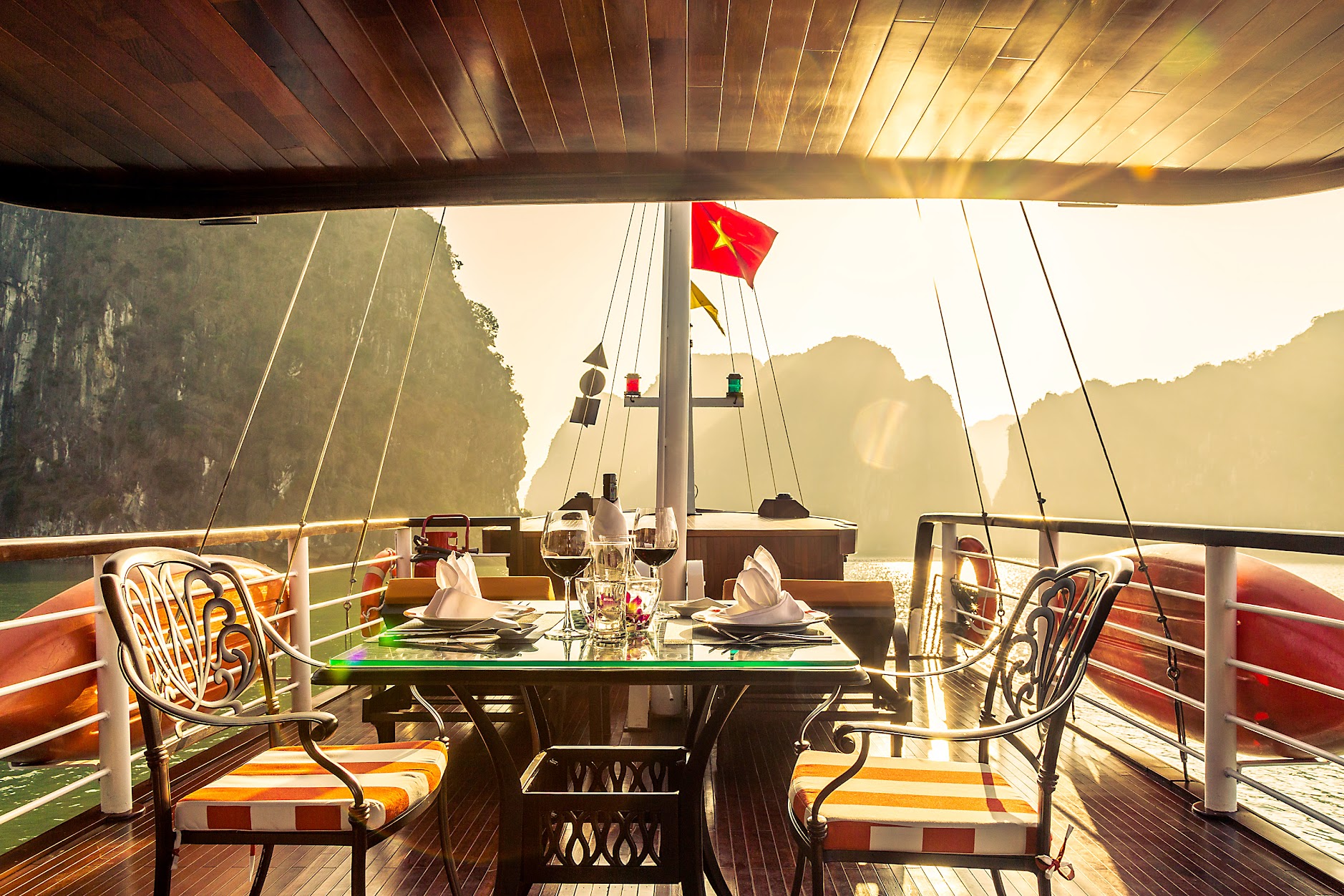 Loạt địa điểm thú vị và mới mẻ được các cặp đôi cực ưa chuộng trong dịp lễ tình nhân- Ảnh 1.