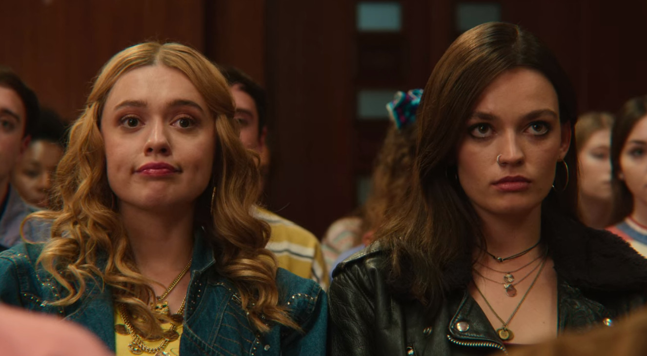 Xem phim "Sex Education", tôi hối hận tột cùng vì lỗi sai nghiêm trọng với mẹ: Bài học đắt giá từ một câu nói của cô gái nghèo khó- Ảnh 1.