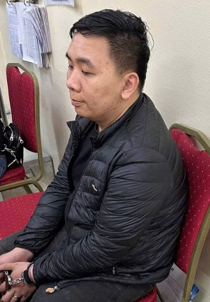 Công an Hà Nội kêu gọi ai từng nghe 6 số điện thoại và chuyển tiền vào 8 tài khoản ngân hàng này đến trình báo ngay!- Ảnh 1.