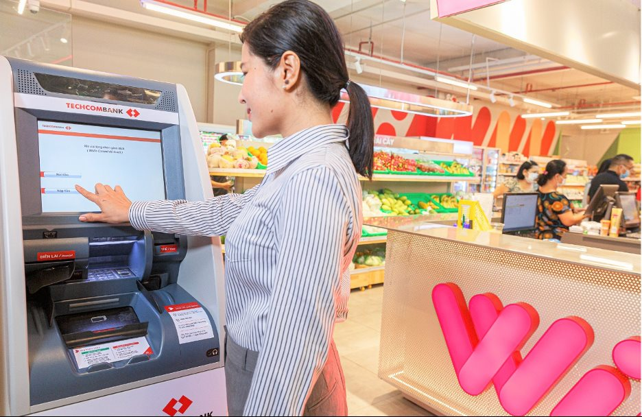 Có hơn 1 triệu khách hàng sau khi hợp tác với Masan, Techcombank tiếp tục mở rộng hệ sinh thái, “lấn sân” sang lĩnh vực bảo hiểm- Ảnh 3.