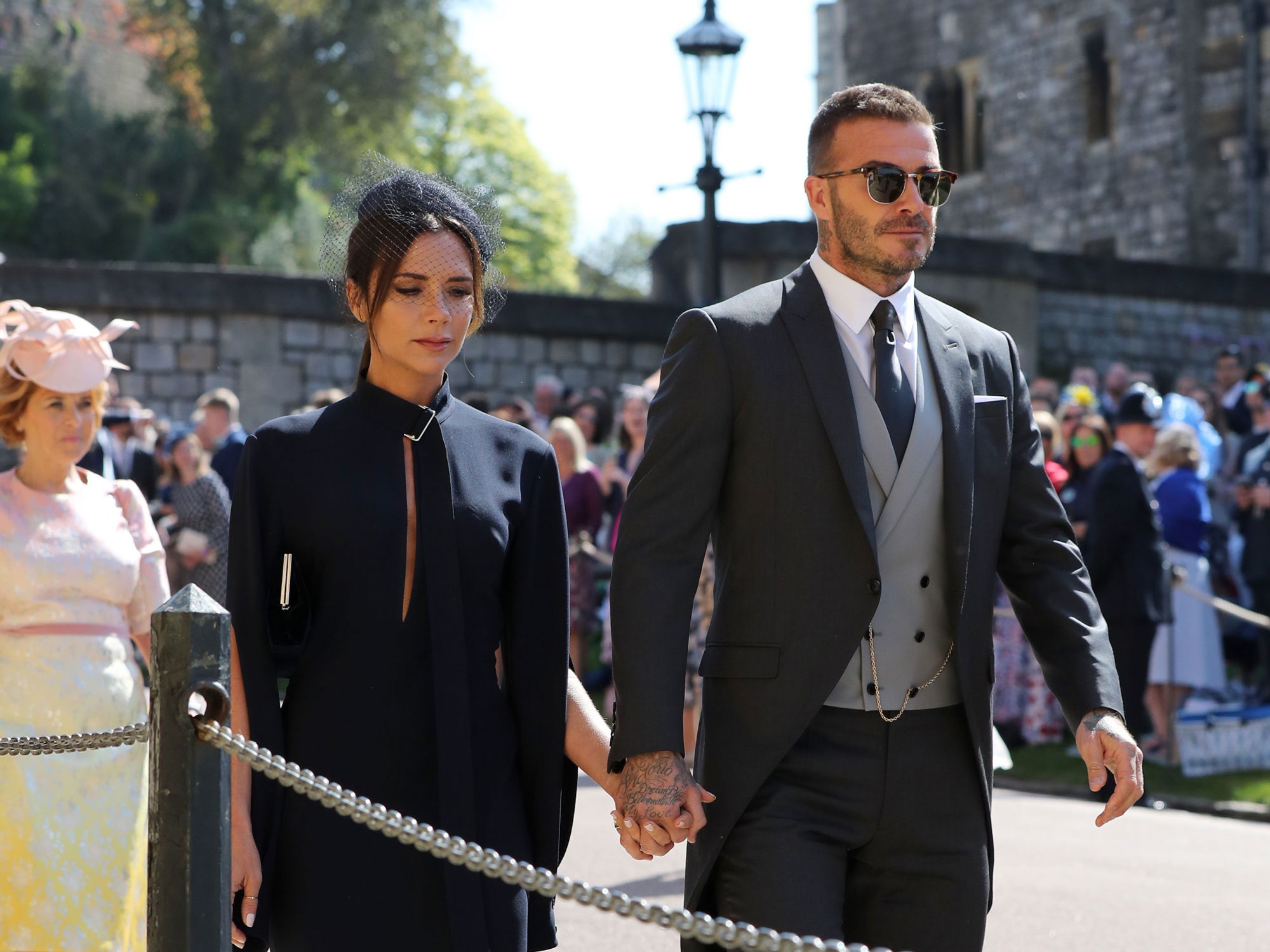"Oan gia ngõ hẹp": Show nấu ăn của Meghan Markle rơi vào thế cạnh tranh spotlight khi "bạn cũ từng thân" Victoria Beckham thông báo ra mắt phim tài liệu- Ảnh 3. "Oan gia ngõ hẹp": Show nấu ăn của Meghan Markle rơi vào thế cạnh tranh spotlight khi "bạn cũ từng thân" Victoria Beckham thông báo ra mắt phim tài liệu- Ảnh 3.
