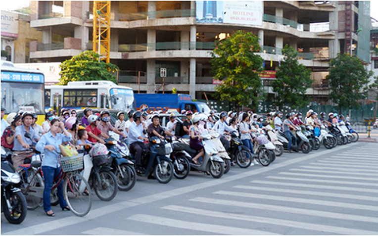 Hà Nội từng phạt 42.240 trường hợp vi phạm, con số giảm 'sốc' thế nào sau 45 ngày áp dụng Nghị định 168?- Ảnh 1.