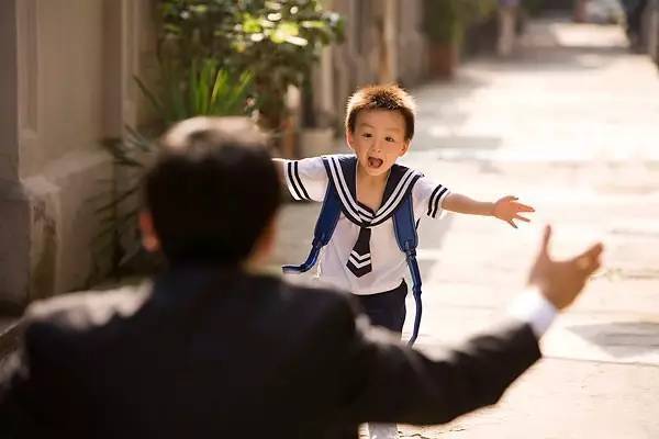 Quan điểm gây tranh cãi: Bộ GD&ĐT cấm dạy thêm, hãy cho bố mẹ tan làm lúc 16h30 hàng ngày- Ảnh 1.