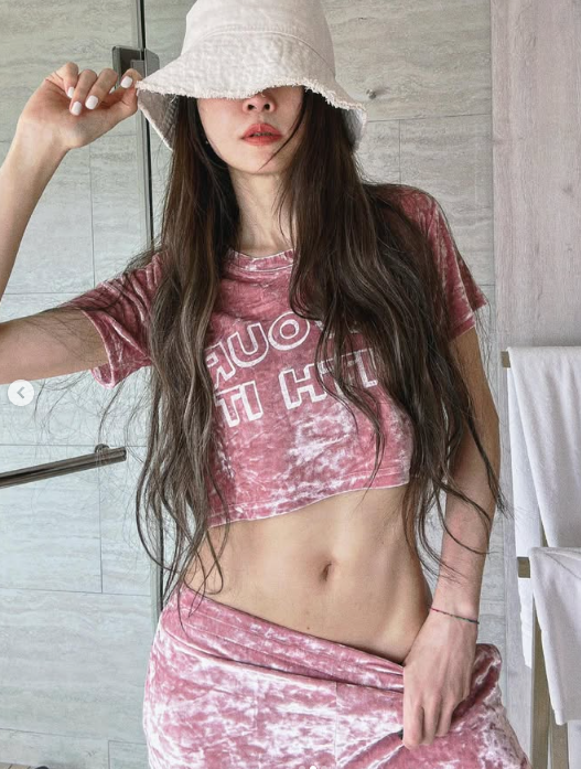 Biểu tượng nhan sắc xứ Đài tuổi ngũ tuần vẫn trẻ như thiếu nữ, eo không chút mỡ thừa nhờ nguyên tắc 3 KHÔNG- Ảnh 2. Biểu tượng nhan sắc xứ Đài tuổi ngũ tuần vẫn trẻ như thiếu nữ, eo không chút mỡ thừa nhờ nguyên tắc 3 KHÔNG- Ảnh 2.