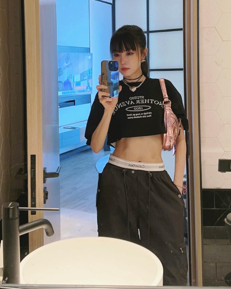 Biểu tượng nhan sắc xứ Đài tuổi ngũ tuần vẫn trẻ như thiếu nữ, eo không chút mỡ thừa nhờ nguyên tắc 3 KHÔNG- Ảnh 8. Biểu tượng nhan sắc xứ Đài tuổi ngũ tuần vẫn trẻ như thiếu nữ, eo không chút mỡ thừa nhờ nguyên tắc 3 KHÔNG- Ảnh 8.