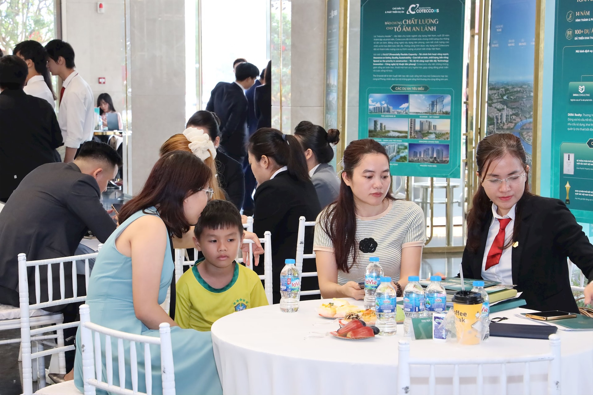 “Ra Tết, tôi vội đi tìm mua căn hộ”- Ảnh 1. “Ra Tết, tôi vội đi tìm mua căn hộ”- Ảnh 1.