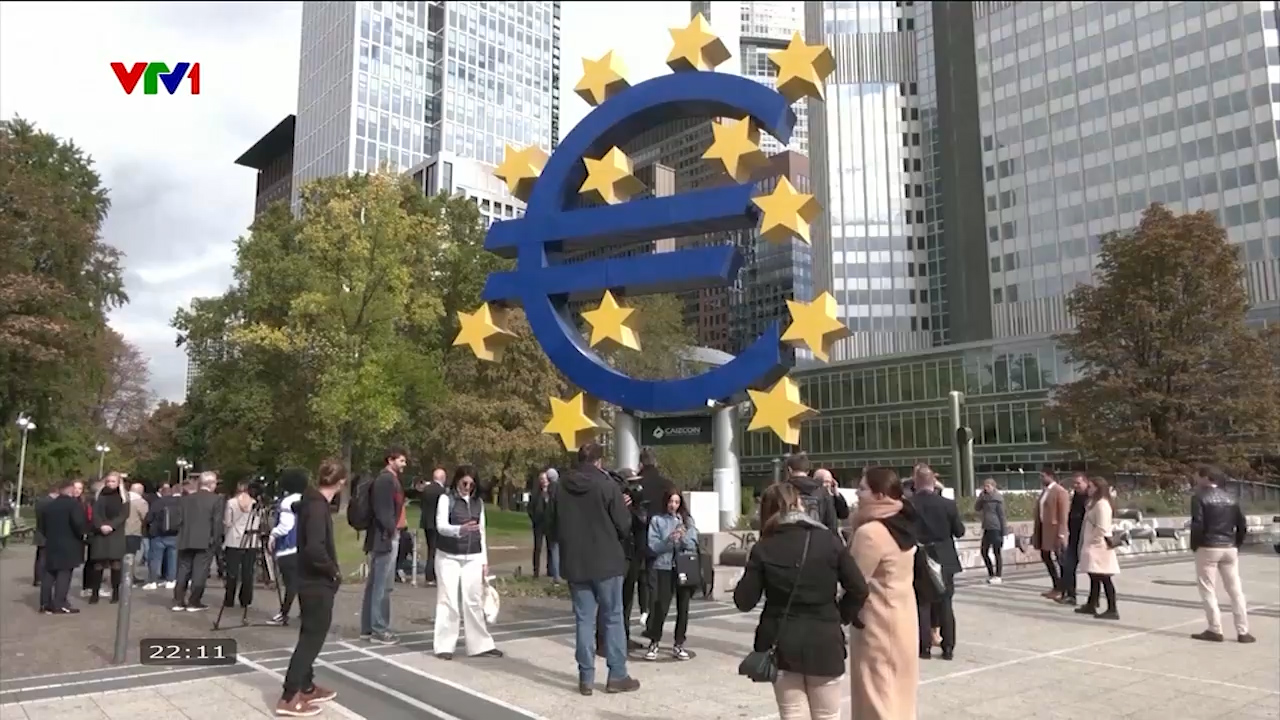 Thu 6,1 tỷ đồng thuế trong ngày đầu áp VAT với hàng nhập khẩu giá trị nhỏ- Ảnh 4. Thu 6,1 tỷ đồng thuế trong ngày đầu áp VAT với hàng nhập khẩu giá trị nhỏ- Ảnh 4.