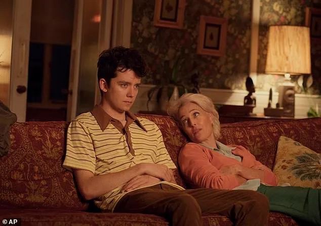 Xem Sex Education, tôi không hề xấu hổ với cảnh nóng: Mẹ đã biến tôi thành "Otis phiên bản đời thực"- Ảnh 1.