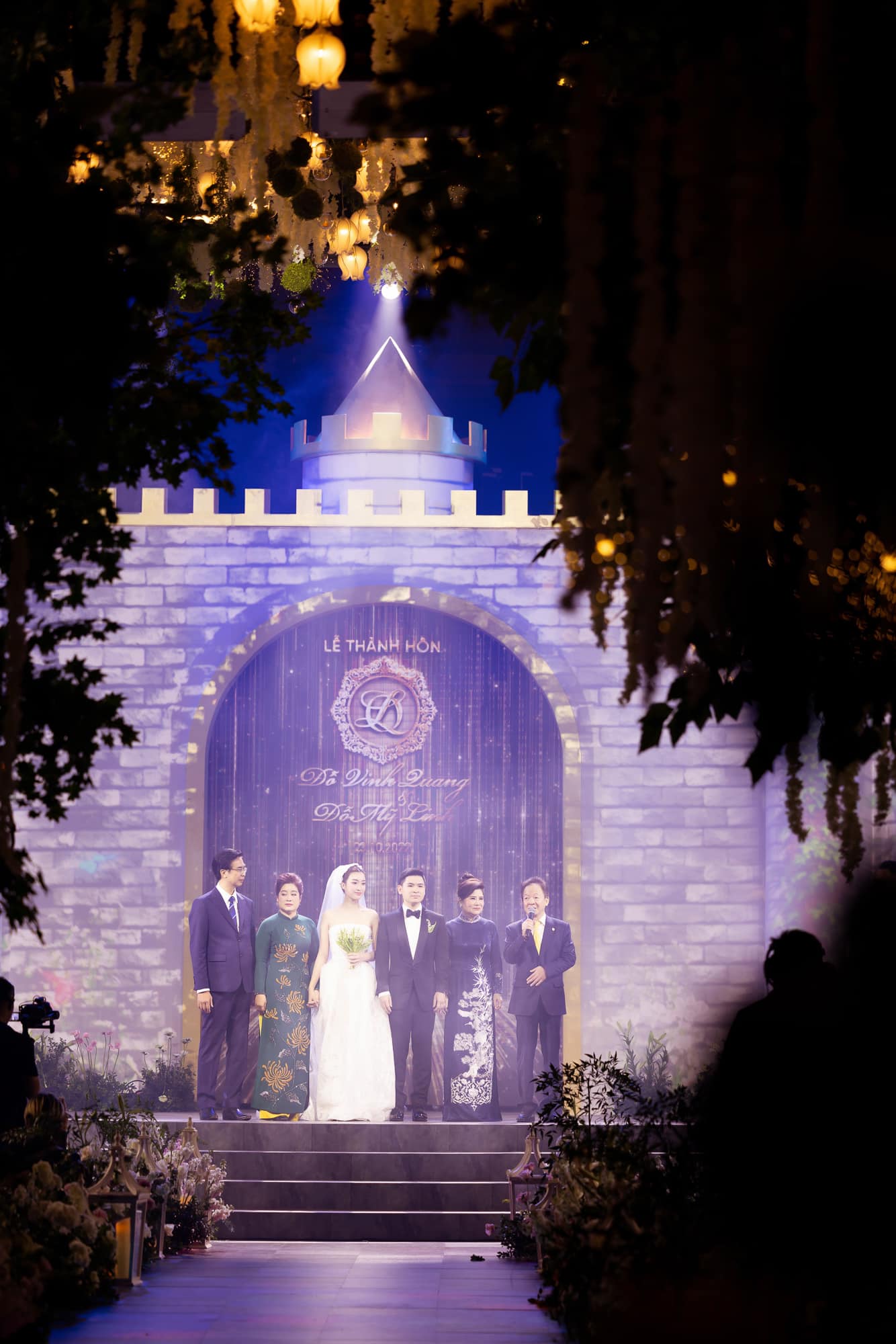 Midu - Đỗ Mỹ Linh: 2 nàng dâu hào môn cứ xuất hiện là gây sốt, cuộc sống hôn nhân có điều khác biệt- Ảnh 11. Midu - Đỗ Mỹ Linh: 2 nàng dâu hào môn cứ xuất hiện là gây sốt, cuộc sống hôn nhân có điều khác biệt- Ảnh 11.