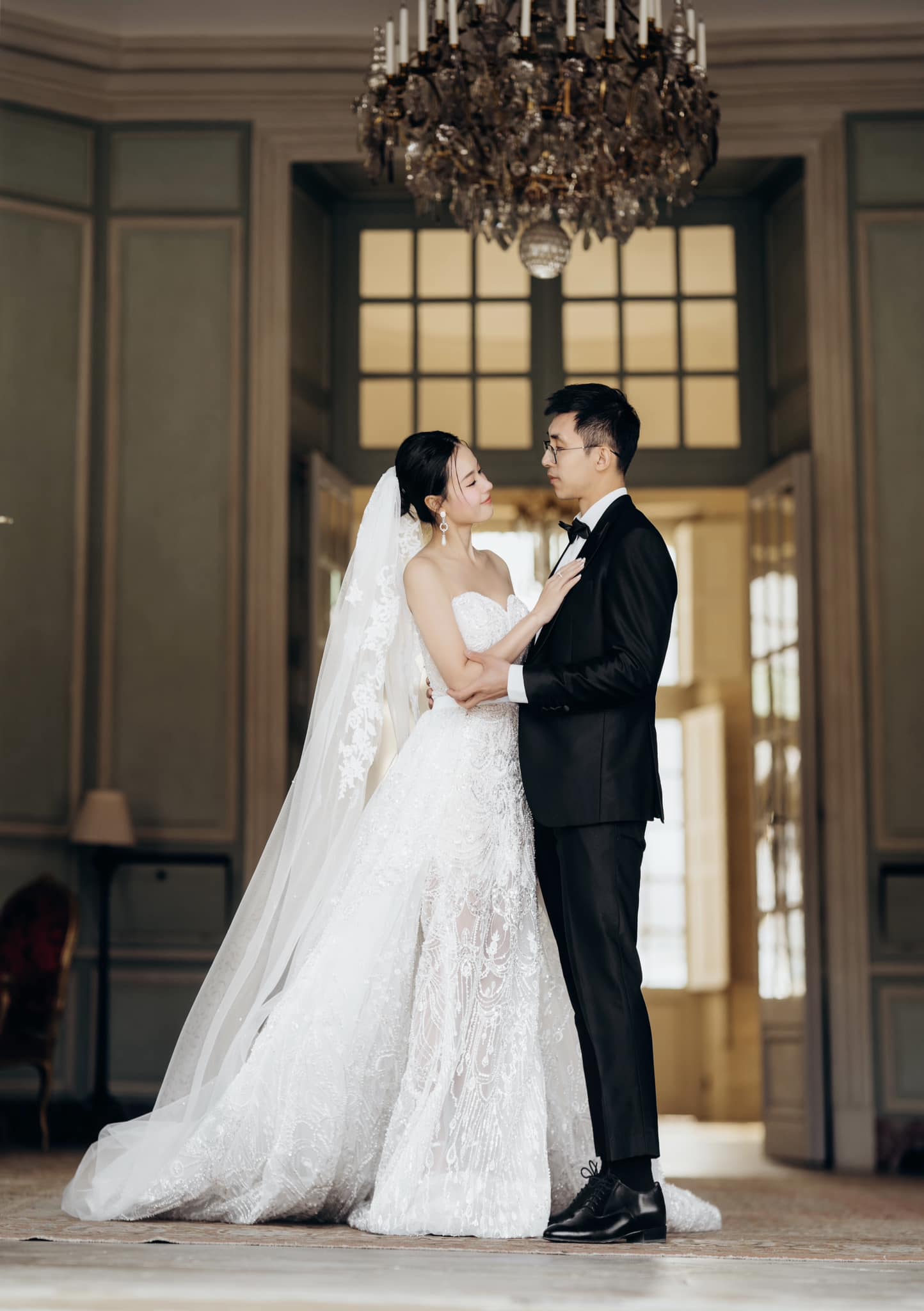 Midu - Đỗ Mỹ Linh: 2 nàng dâu hào môn cứ xuất hiện là gây sốt, cuộc sống hôn nhân có điều khác biệt- Ảnh 9. Midu - Đỗ Mỹ Linh: 2 nàng dâu hào môn cứ xuất hiện là gây sốt, cuộc sống hôn nhân có điều khác biệt- Ảnh 9.