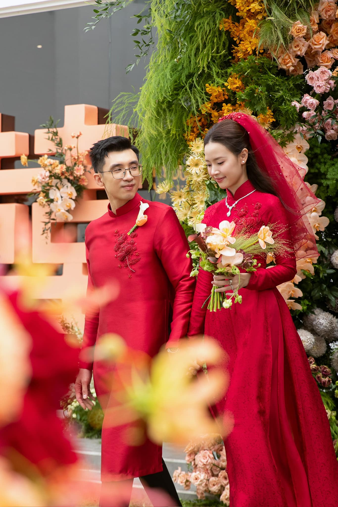 Midu - Đỗ Mỹ Linh: 2 nàng dâu hào môn cứ xuất hiện là gây sốt, cuộc sống hôn nhân có điều khác biệt- Ảnh 6. Midu - Đỗ Mỹ Linh: 2 nàng dâu hào môn cứ xuất hiện là gây sốt, cuộc sống hôn nhân có điều khác biệt- Ảnh 6.