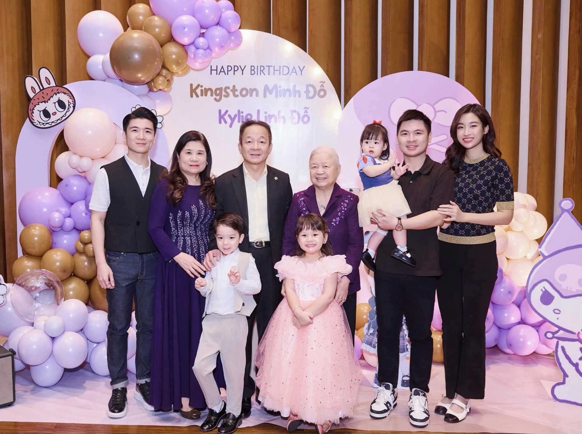 Midu - Đỗ Mỹ Linh: 2 nàng dâu hào môn cứ xuất hiện là gây sốt, cuộc sống hôn nhân có điều khác biệt- Ảnh 17. Midu - Đỗ Mỹ Linh: 2 nàng dâu hào môn cứ xuất hiện là gây sốt, cuộc sống hôn nhân có điều khác biệt- Ảnh 17.