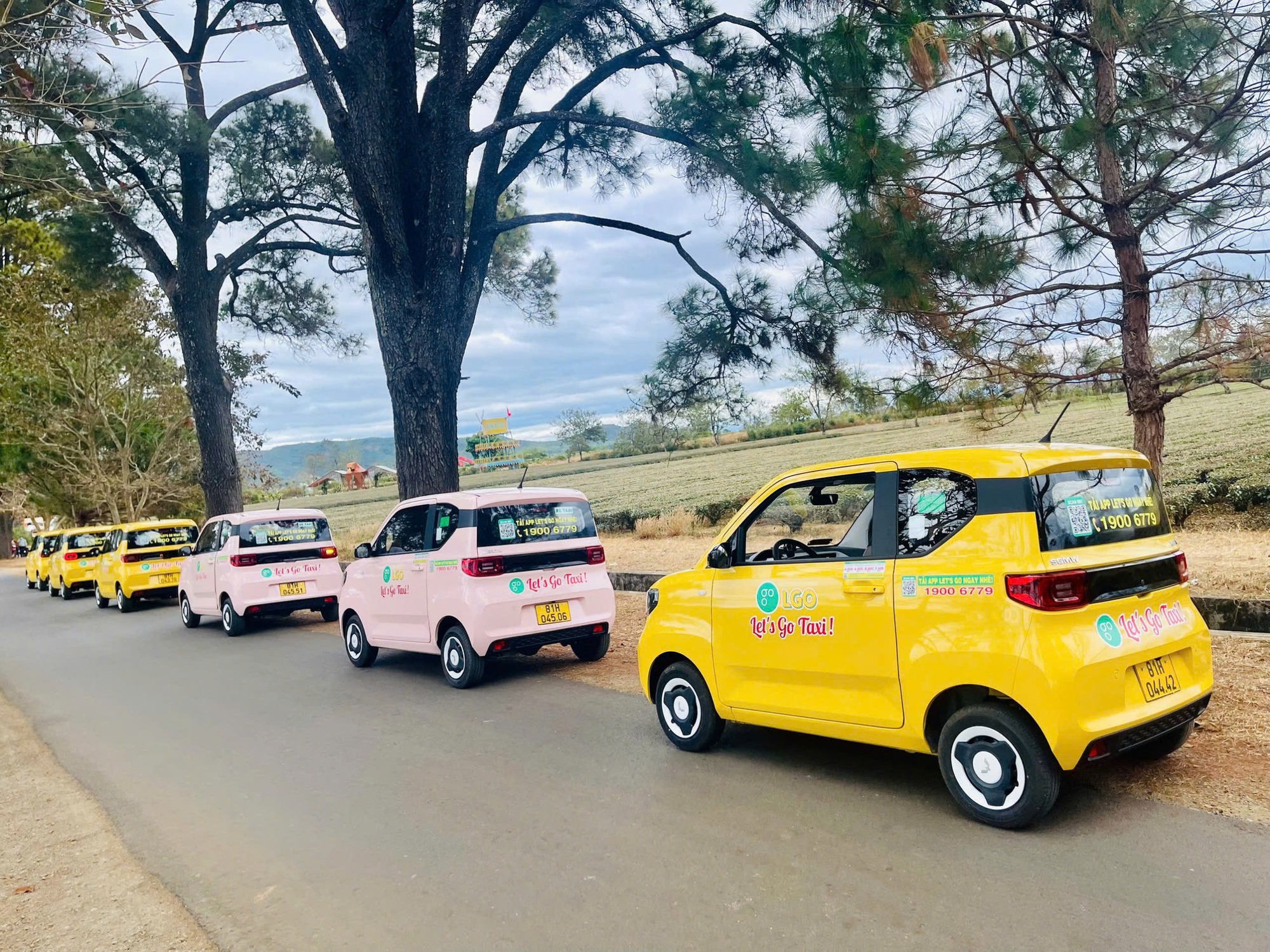 Taxi điện rẻ nhất thị trường Việt lăn bánh tại thành phố mới: giá 8.000 đồng/km rẻ như xe ôm, sẽ cùng TMT Motors phủ sóng thêm 9 tỉnh thành- Ảnh 2. Taxi điện rẻ nhất thị trường Việt lăn bánh tại thành phố mới: giá 8.000 đồng/km rẻ như xe ôm, sẽ cùng TMT Motors phủ sóng thêm 9 tỉnh thành- Ảnh 2.