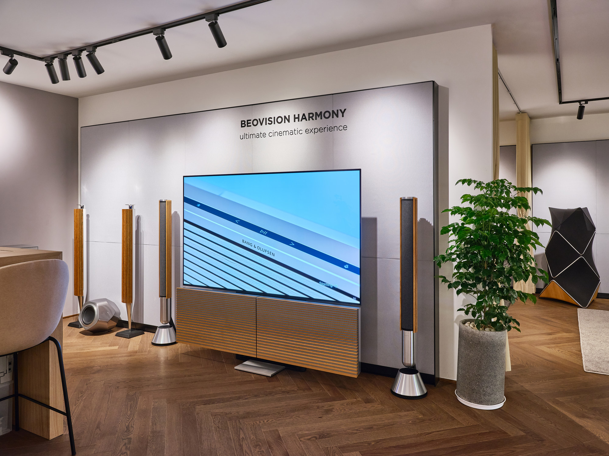 Bang & Olufsen Union Square có gì đặc biệt mà NTK Thái Công trầm trồ, ví đây là ‘Ngôi nhà mới của nghệ thuật thanh âm’- Ảnh 9.