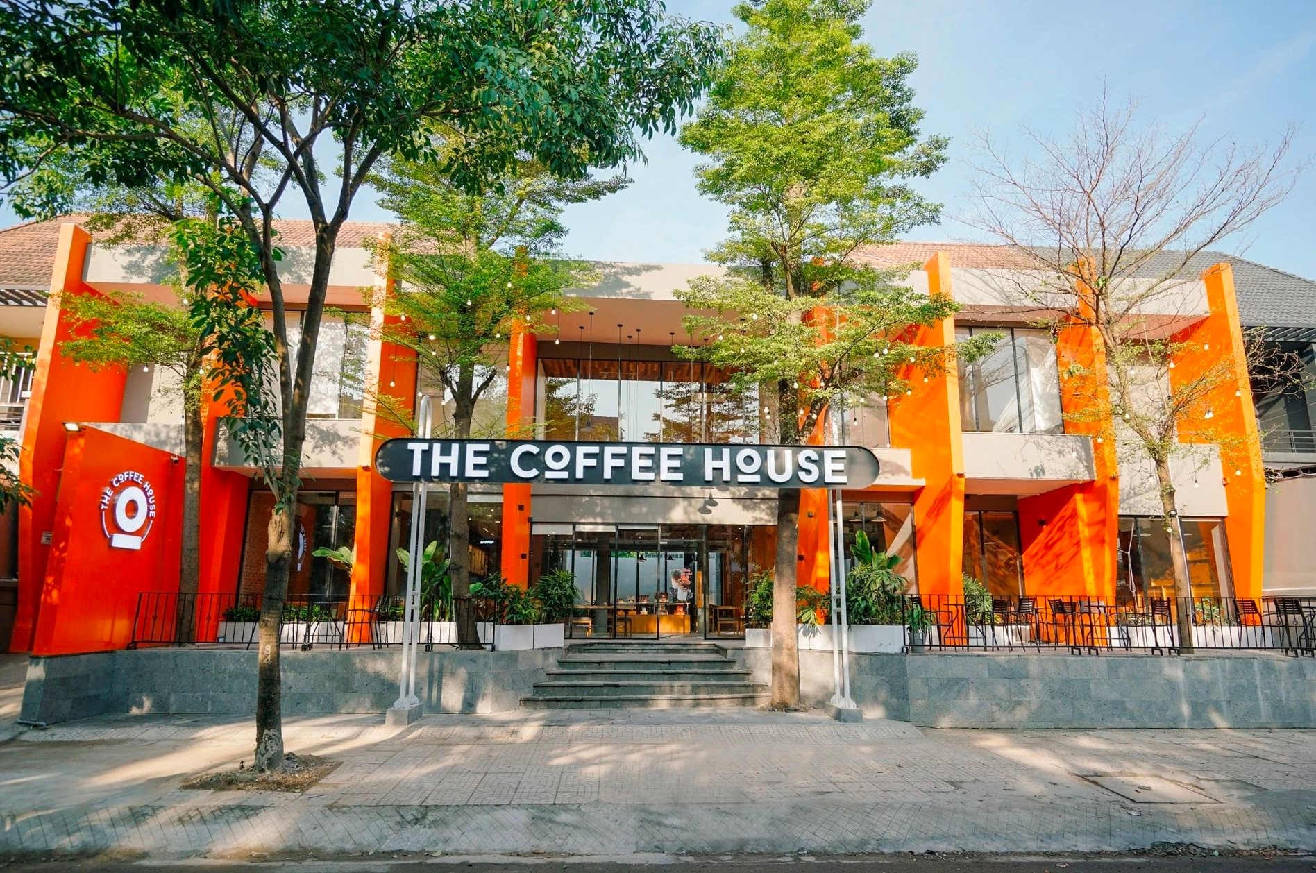 The Coffee House trước tin đồn 'bán mình' cho Golden Gate: Đóng gần 1/2 số cửa hàng so với thời hoàng kim, chìm trong lỗ lũy kế, bị các 'ông lớn' F&B cạnh tranh thị phần- Ảnh 1.