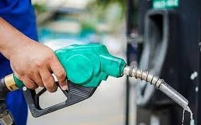 Giá xăng tăng tiếp 260 đồng/lít, RON 95 vượt 21.300 đồng/lít- Ảnh 1.