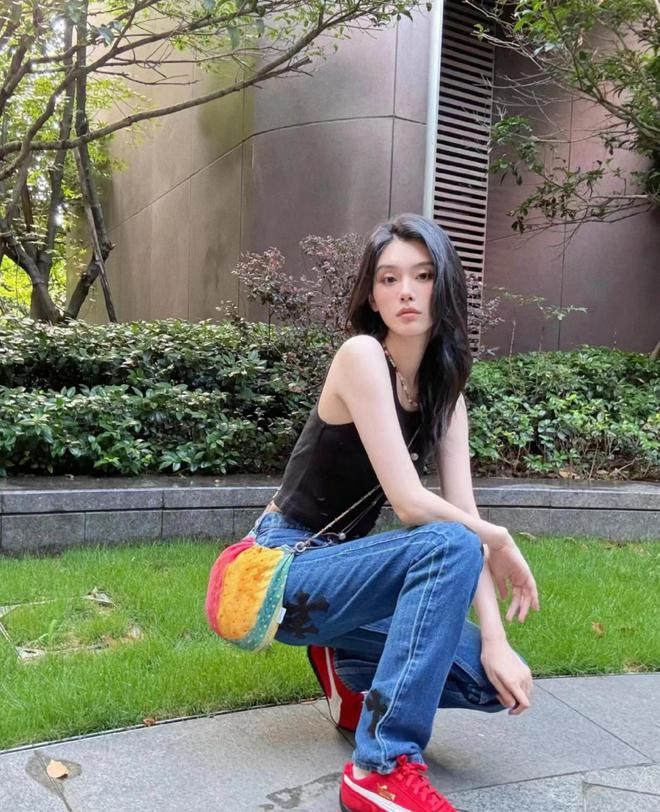 Bên trong biệt thự tại thành phố thuộc top đắt đỏ nhất hành tinh của nàng dâu hào môn đổi đời nhờ 1 cú ngã- Ảnh 9. Bên trong biệt thự tại thành phố thuộc top đắt đỏ nhất hành tinh của nàng dâu hào môn đổi đời nhờ 1 cú ngã- Ảnh 9.