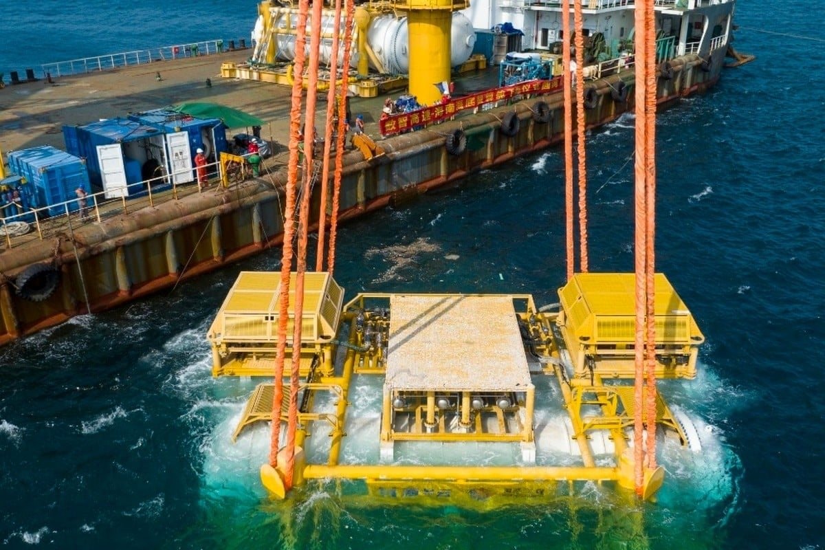 Đưa "quái vật" khủng dài 18 mét, nặng bằng 1.000 chiếc ô tô xuống biển, Trung Quốc đang làm gì?- Ảnh 1.