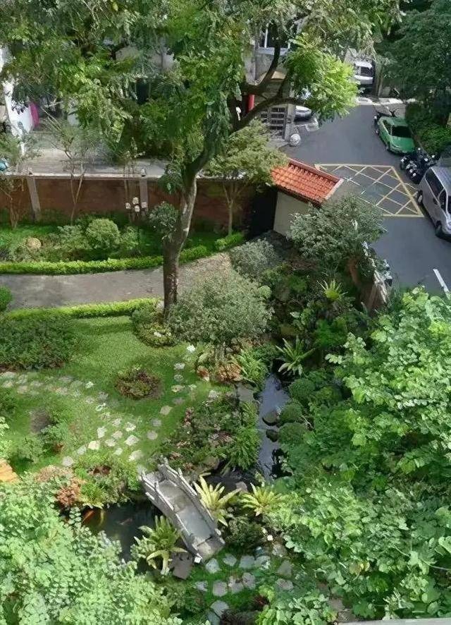 Biệt thự gần 2.000 tỷ của cố nữ sĩ Quỳnh Dao được hé lộ: Sân vườn rộng 600m2 cùng sân chơi bowling và rạp chiếu phim mini- Ảnh 7. Biệt thự gần 2.000 tỷ của cố nữ sĩ Quỳnh Dao được hé lộ: Sân vườn rộng 600m2 cùng sân chơi bowling và rạp chiếu phim mini- Ảnh 7.