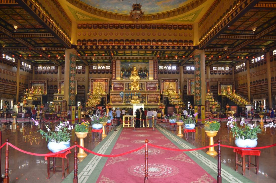 Cứ mở cửa miễn phí là dân ùn ùn kéo đến, KDL Đại Nam của vợ chồng bà Nguyễn Phương Hằng có gì?- Ảnh 4. Cứ mở cửa miễn phí là dân ùn ùn kéo đến, KDL Đại Nam của vợ chồng bà Nguyễn Phương Hằng có gì?- Ảnh 4.