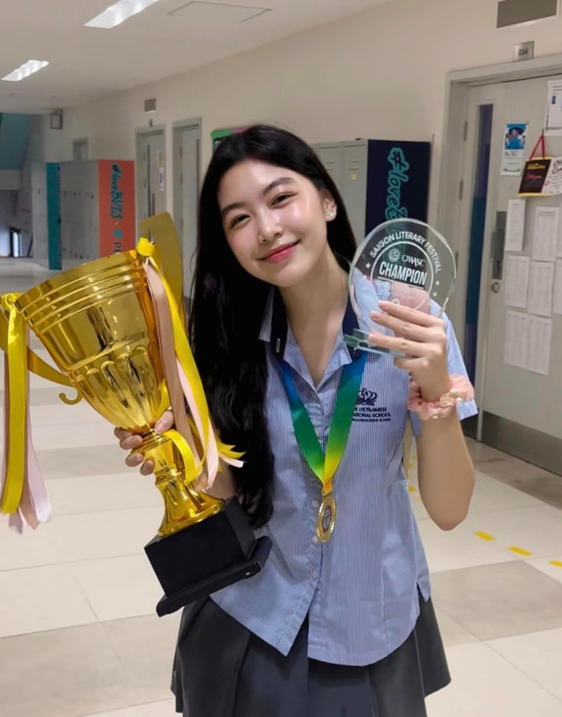 Tất cả những nỗ lực của Lọ Lem: Càng đọc càng bực!- Ảnh 5. Tất cả những nỗ lực của Lọ Lem: Càng đọc càng bực!- Ảnh 5.