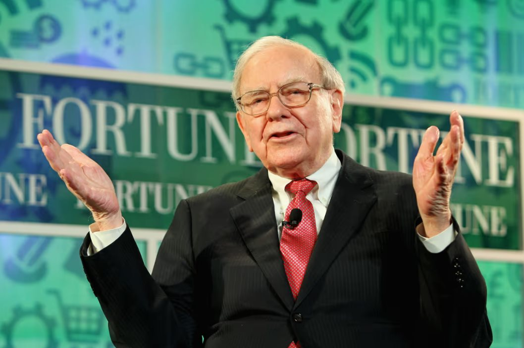 Mọi ánh mặt đổ dồn vào thư gửi cổ đông của Warren Buffett: Ngoài núi tiền mặt hơn 300 tỷ USD còn 3 điều không thể bỏ lỡ- Ảnh 1.