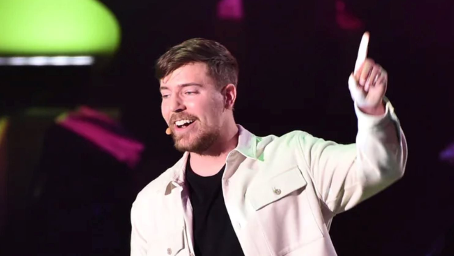 Công thức 'con bò tím' đằng sau đế chế 700 triệu USD của MrBeast: 28 ngày thu về 4 triệu USD, toàn bộ tiền sẽ do... mẹ giữ- Ảnh 2.