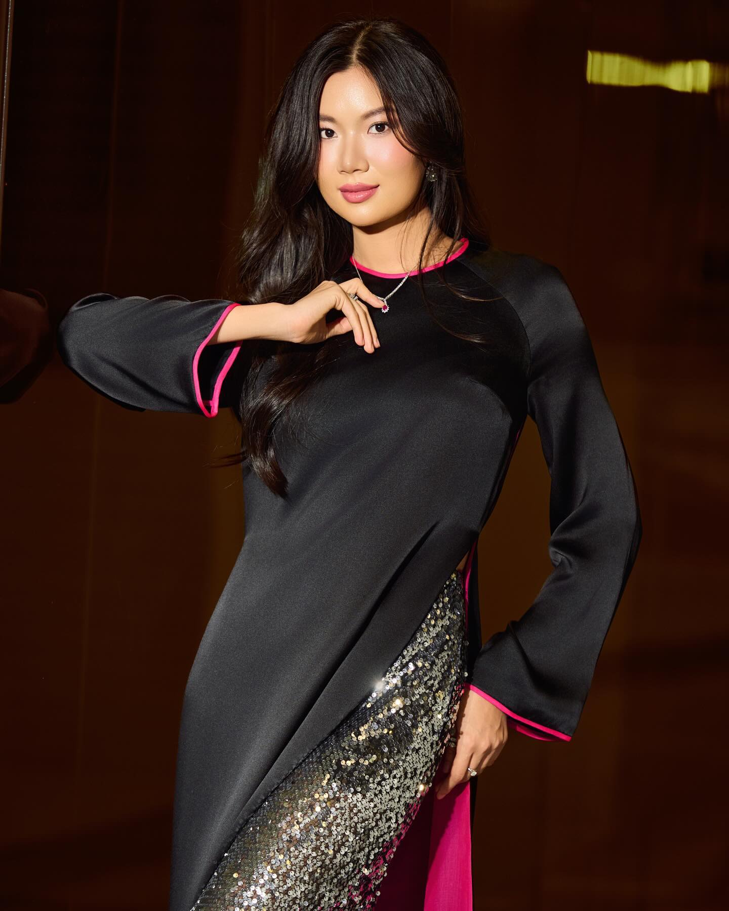 Công khai video trích xuất camera ghi lại cảnh tượng Á hậu Việt bị biến thái giở trò tấn công giữa nơi công cộng- Ảnh 6. Công khai video trích xuất camera ghi lại cảnh tượng Á hậu Việt bị biến thái giở trò tấn công giữa nơi công cộng- Ảnh 6.